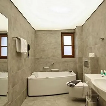 Methexis Boutique 3*